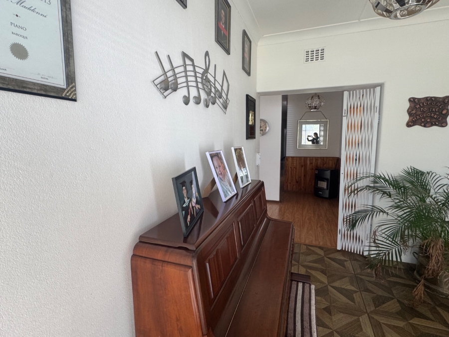 4 Bedroom Property for Sale in Flamwood North West